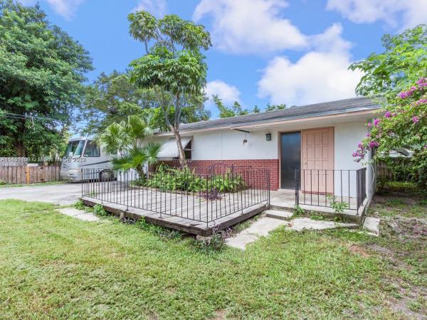 Hollywood Terrace, 2640 Garfield St #Back House, Hollywood, Florida 33020, image 1