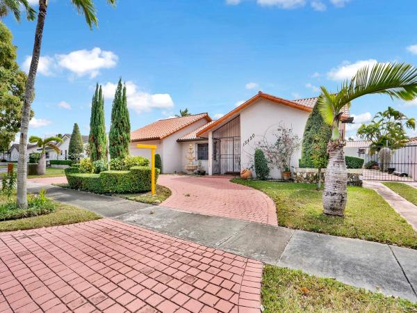 Comanche, 13430 SW 23rd St, Tamiami, Florida 33175, image 3