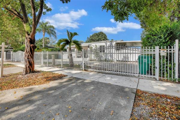 Churchill Estates, 3921 NW 2nd St, Miami, Florida 33126, image 3