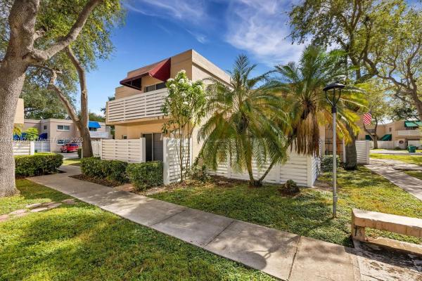 Arbor Courts, 14357 SW 98th Ter, The Hammocks, Florida 33186, image 3