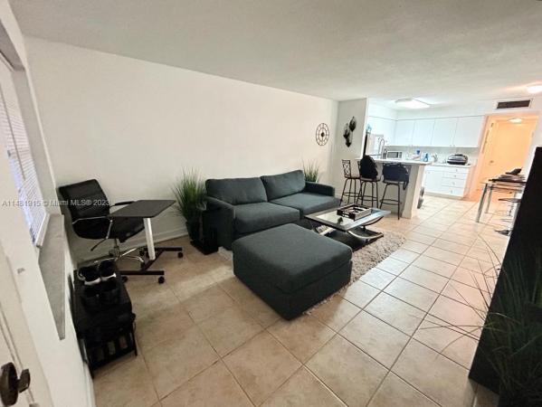 The Castille, 4011 N Meridian Ave #15, Miami Beach, Florida 33140, image 1