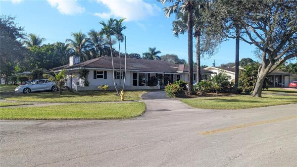 Plantations Secluded Gardens, 7200 Plantation Rd, Plantation, Florida 33317, image 1