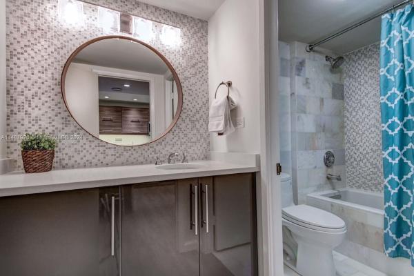 Roney Palace, 2301 Collins Ave #411, Miami Beach, Florida 33139, image 3