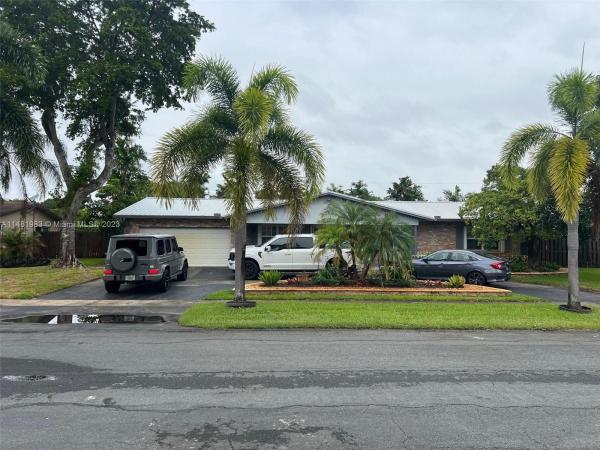 Plantation Park Lakesites, 5561 SW 7th St, Plantation, Florida 33317, image 1