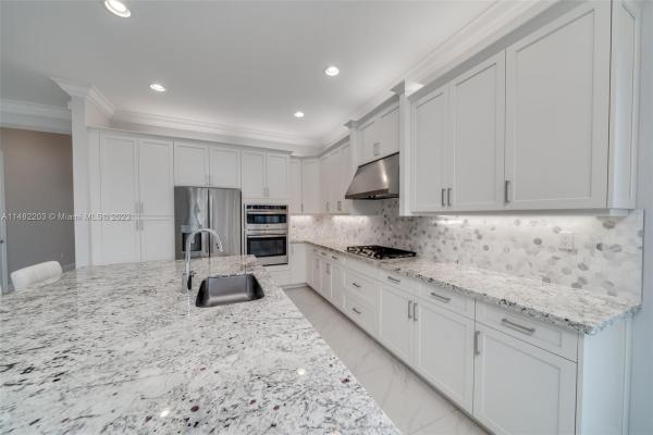 Valencia Sound, 9554 Portugese Pine Grv, Boynton Beach, Florida 33473, image 2