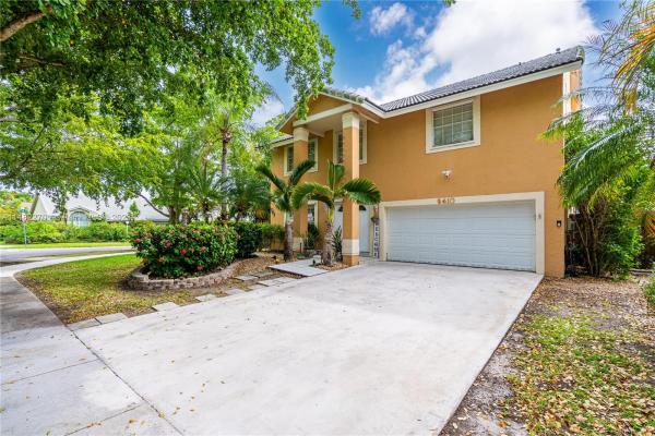 Laguna Point North, 9410 SW 212th Ter, Cutler Bay, Florida 33189, image 3