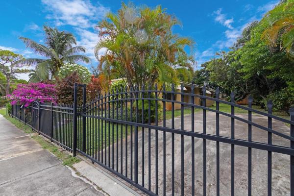 1246 NE 110th Ter, Unincorporated Dade County, Florida 33161, image 3