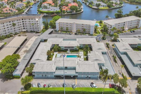 River House Gardens, 322 N Federal Hwy #231, Deerfield Beach, Florida 33441, image 2