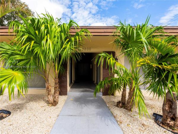 Griffing Biscayne Park Estates, 13200 NE 6th Ave, North Miami, Florida 33161, image 3