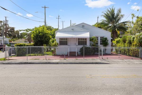 Grapeland, 2900 SW 16th St, Miami, Florida 33145, image 2