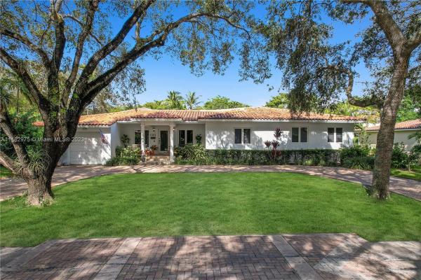 Coral Gables Country Club, 1425 Sarria Ave, Coral Gables, Florida 33146, image 3