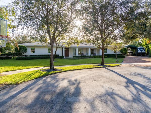 Kendale South, 9860 SW 103rd St, Kendall, Florida 33176, image 3