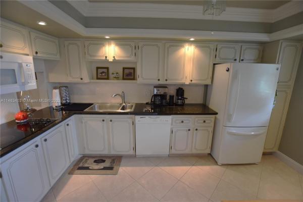 Gately At Cresthaven Townhomes, 2638 Gately Dr E #100, West Palm Beach, Florida 33415, image 3