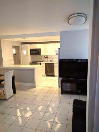 Watergate, 2771 Taft St #304, Hollywood, Florida 33020, image 2