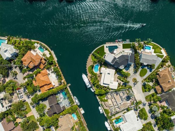 Sunrise Harbour, 6941 Sunrise Ct, Coral Gables, Florida 33133, image 2