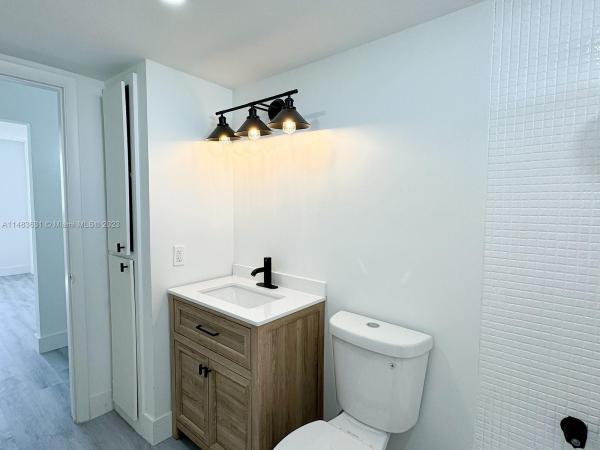 Point East, 2930 Point East Dr #E-210, Aventura, Florida 33160, image 3