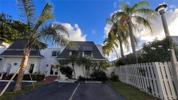 Venetian Park East, 2712 NE 8th St #2712, Hallandale Beach, Florida 33009, image 1