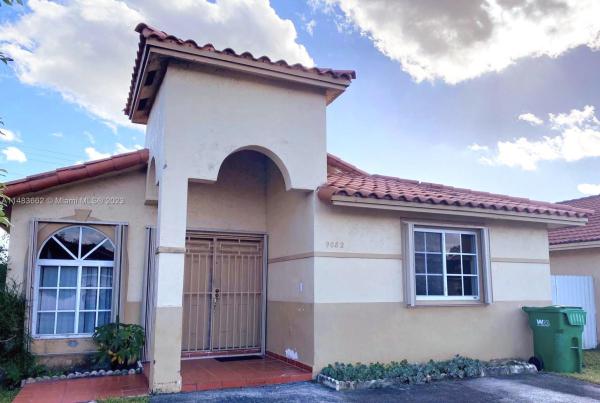 Berkshire West, 9082 NW 111th Ter, Hialeah Gardens, Florida 33018, image 3