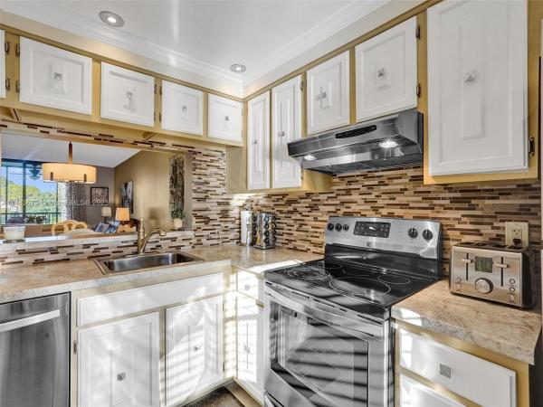 Inverlake Of Inverrary, 3650 Environ Blvd #208, Lauderhill, Florida 33319, image 1