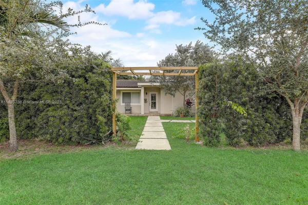 Oak Heights, 6240 SW 78th St, South Miami, Florida 33143, image 1