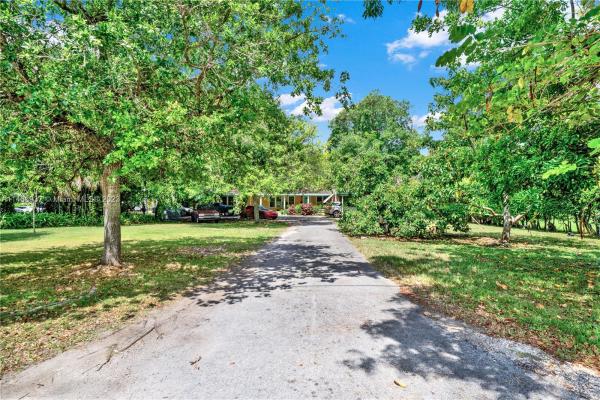 Ponce De Leon, 221 NW 12th St, Homestead, Florida 33030, image 1