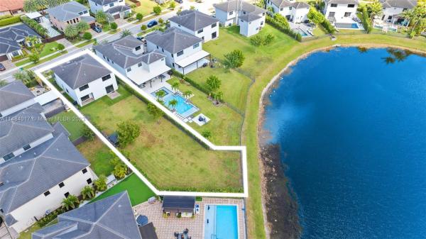 Satori, 8822 NW 161st Ter, Miami Lakes, Florida 33018, image 2