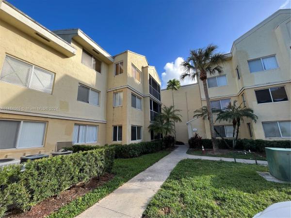 Sun Vista Gardens, 5740 Rock Island Rd #279, Tamarac, Florida 33319, image 1