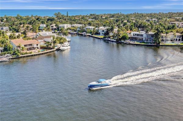 Hamptons South, 20201 E Country Club Dr #1204, Aventura, Florida 33180, image 2