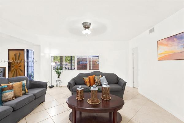 Cravero Cloverleaf Estates, 820 NW 170th Ter, Miami Gardens, Florida 33169, image 3
