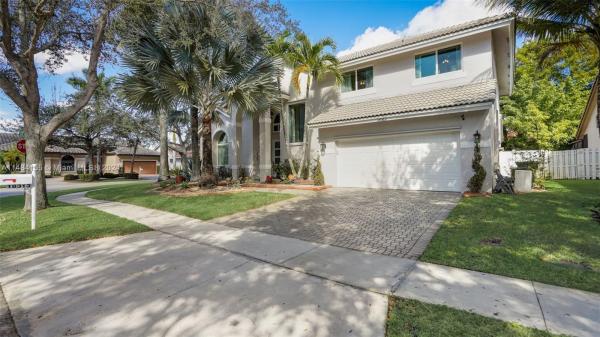 Malibu Pointe At Silver Lakes, 18313 NW 15th Ln, Pembroke Pines, Florida 33029, image 2