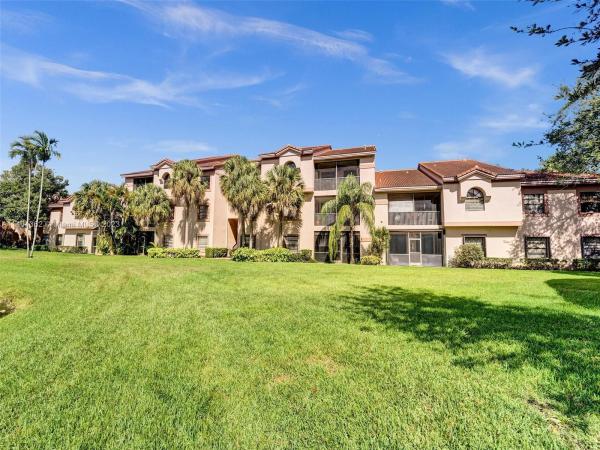 Optima Village At Fountain Spring, 10690 NW 14th St #133, Plantation, Florida 33322, image 2
