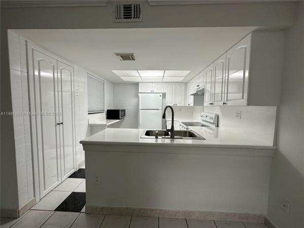 Terranova, 10845 NW 7th St #15-11, Fountainebleau, Florida 33172, image 3