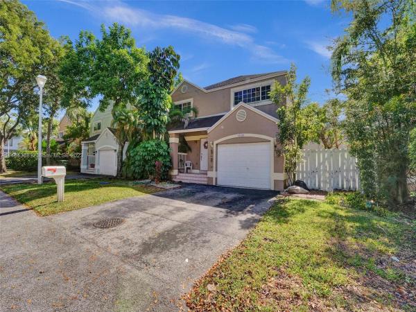 Charleston In The Pines, 10200 NW 3rd St, Pembroke Pines, Florida 33026, image 1