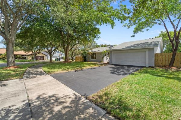 Stonebridge, 11901 Sailboat Dr, Cooper City, Florida 33026, image 3