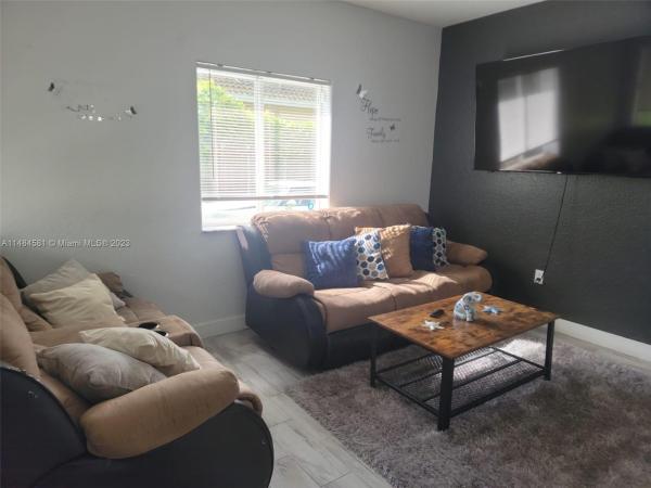 Tennessee Estates, 710 SE 14th Pl, Homestead, Florida 33033, image 3