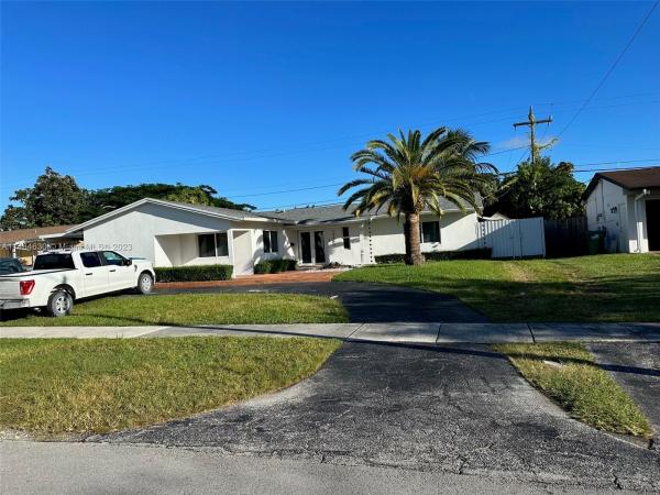 Point Royale, 19405 Lenaire Dr, Cutler Bay, Florida 33157, image 1