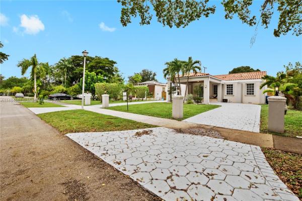 Country Club Estates, 141 Truxton Dr, Miami Springs, Florida 33166, image 3