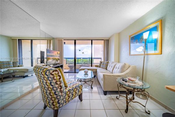 Club Atlantis, 2555 Collins Ave #1004, Miami Beach, Florida 33140, image 3
