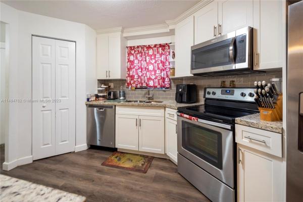 Plantation Club, 6755 W Broward Blvd #205, Plantation, Florida 33317, image 1