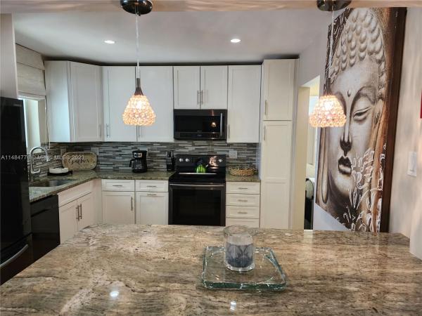 Park Road Manor, 3194 Roosevelt St, Hollywood, Florida 33021, image 1