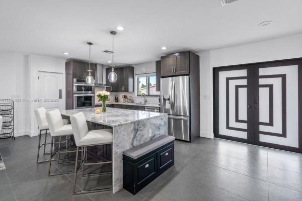 Highland Manor, 570 NE 178th St, North Miami Beach, Florida 33162, image 1