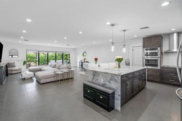 Highland Manor, 570 NE 178th St, North Miami Beach, Florida 33162, image 3