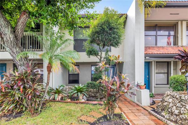 Bayview Village, 6025 Bayview Dr #6025, Fort Lauderdale, Florida 33308, image 1