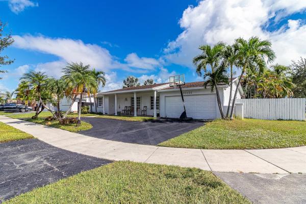 Saga Bay, 20101 SW 83rd Ave, Cutler Bay, Florida 33189, image 3