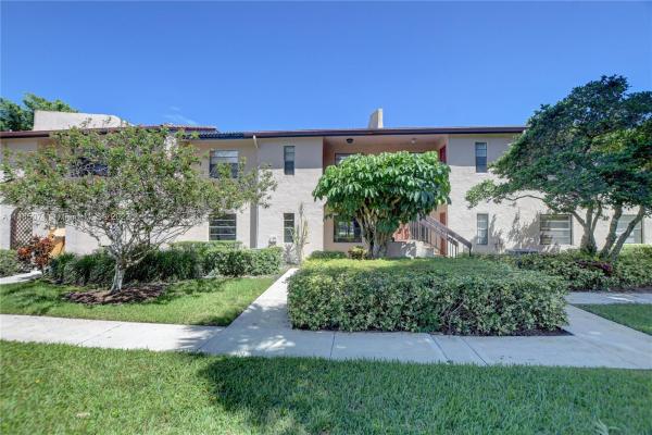 The Pines Of Boca Lago, 9264 Vista Del Lago #E, Boca Raton, Florida 33428, image 1
