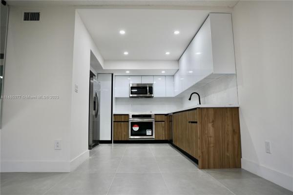 Snapper Village, 6814 SW 114th Pl #D65, Kendall, Florida 33173, image 3