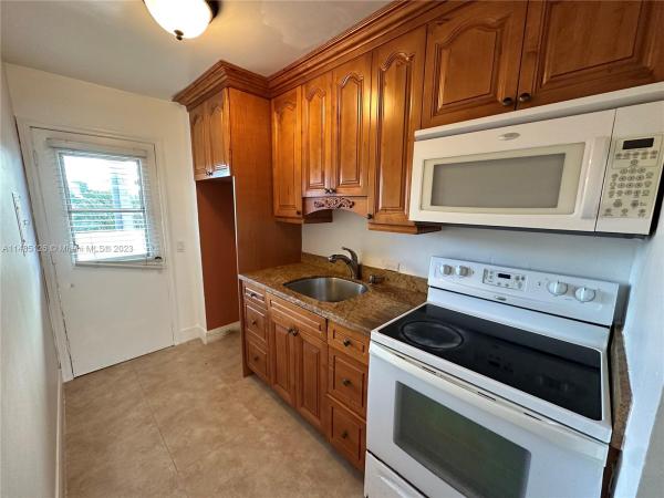 Bayshore Yacht & Tennis Club, 7904 West Dr #208, North Bay Village, Florida 33141, image 1