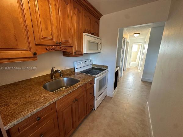 Bayshore Yacht & Tennis Club, 7904 West Dr #208, North Bay Village, Florida 33141, image 2