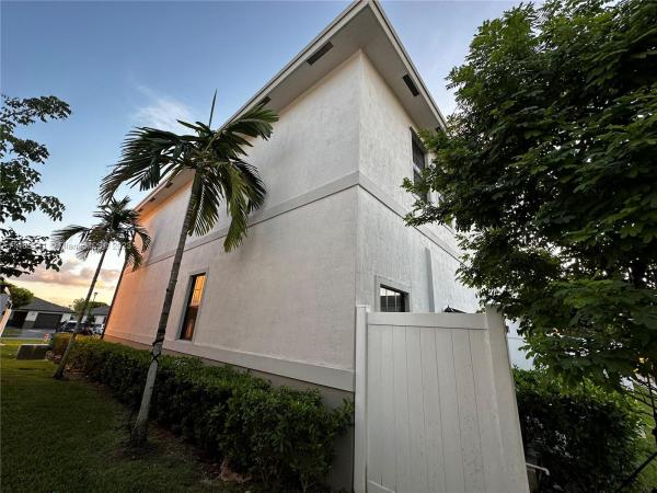 Regal Palm Square, 750 SW 12th St #750, Florida City, Florida 33034, image 3