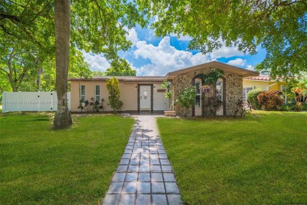 Hollywood Homesites High School, 1400 Coolidge St, Hollywood, Florida 33020, image 1